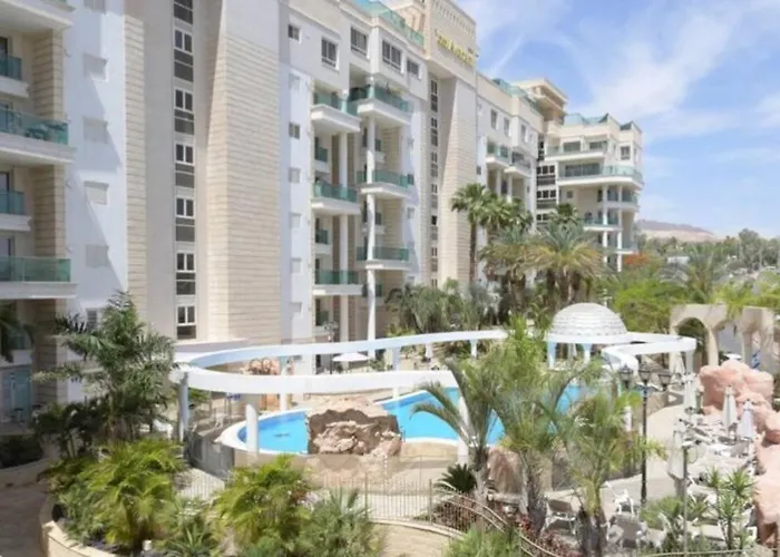 Modern 2Br Apt Golf Residence